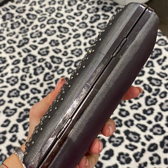 Grey/Silver satin evening clutch - Picture 6 of 6